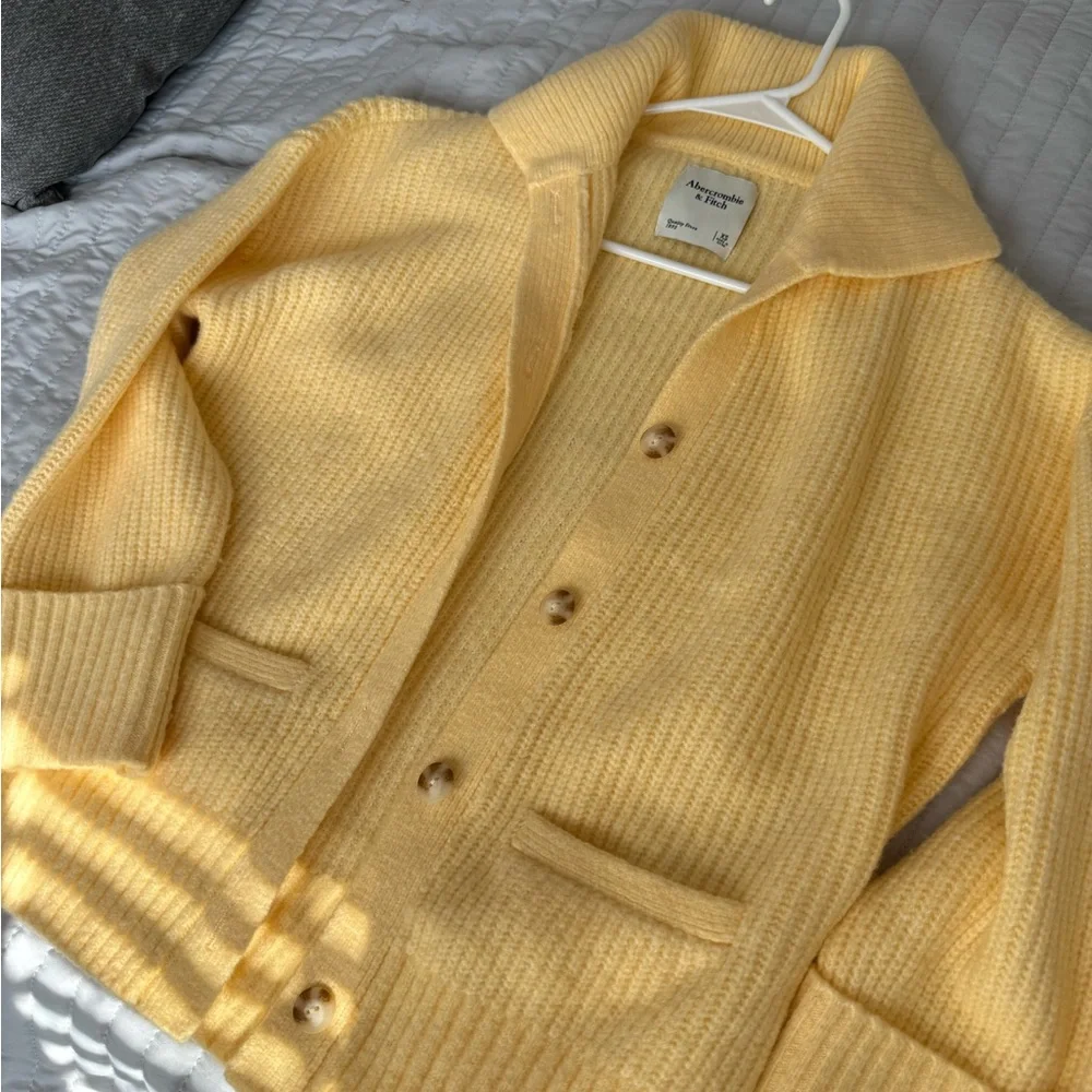 Abercrombie & Fitch Cream Women's Cardigan - Picture 4 of 5